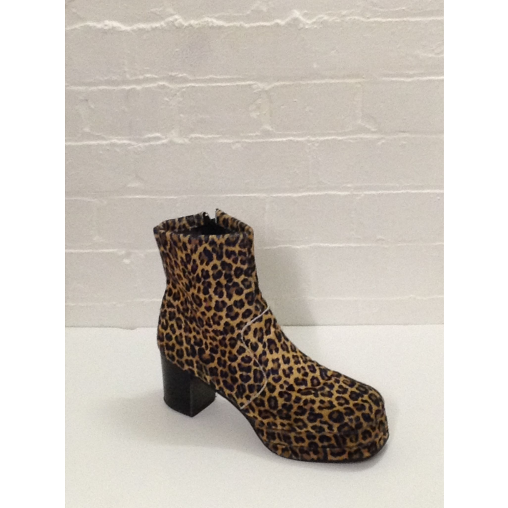 1970s Leopard Print Platform Boots Fantasy Shoes 10